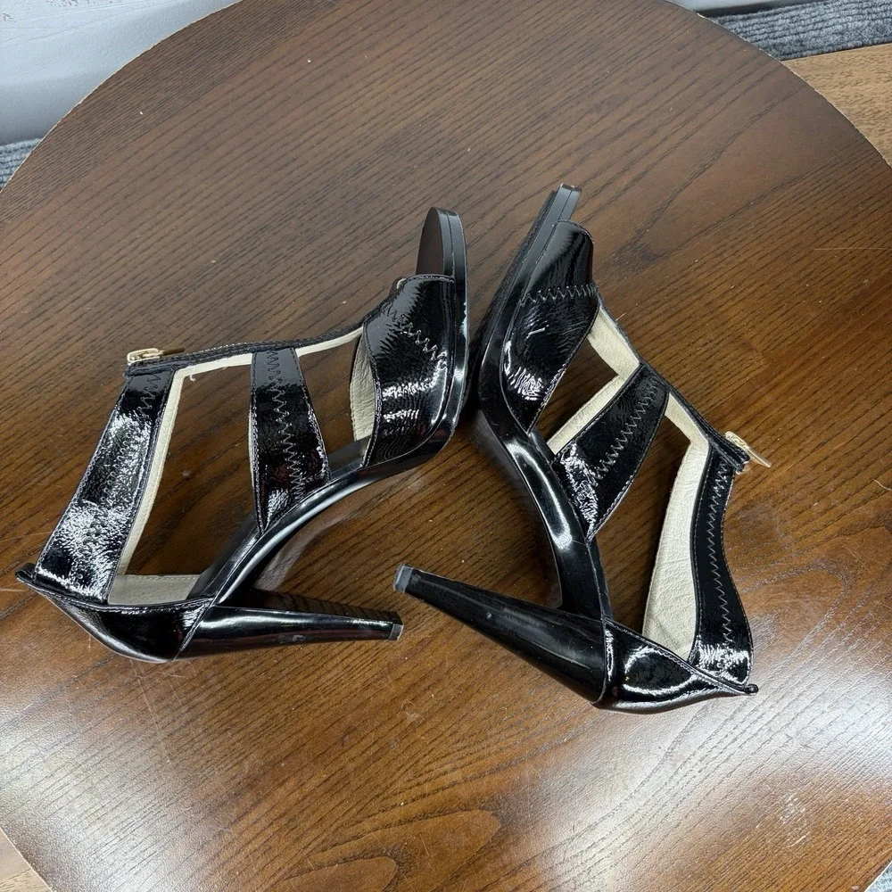 Michael Kors Berkley Women's 7.5M Black Leather  T Strap Heels Strappy Sandal